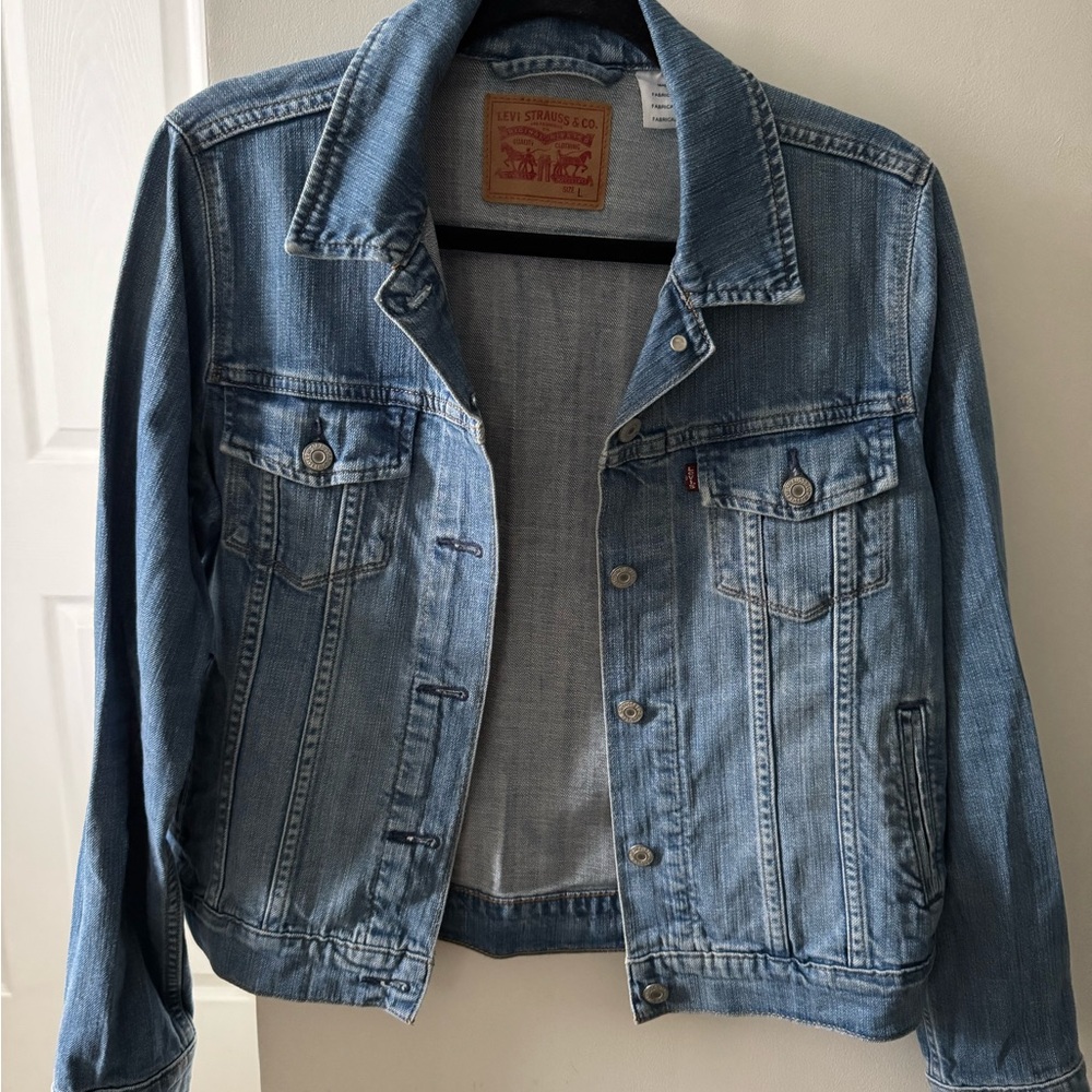 Levi's Blue Denim Trucker Jacket - women’s size large